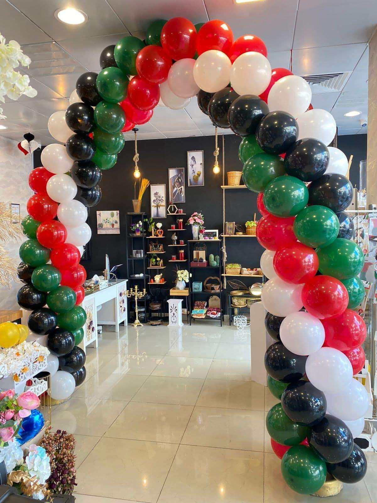 Besan Flowers Balloon Arch