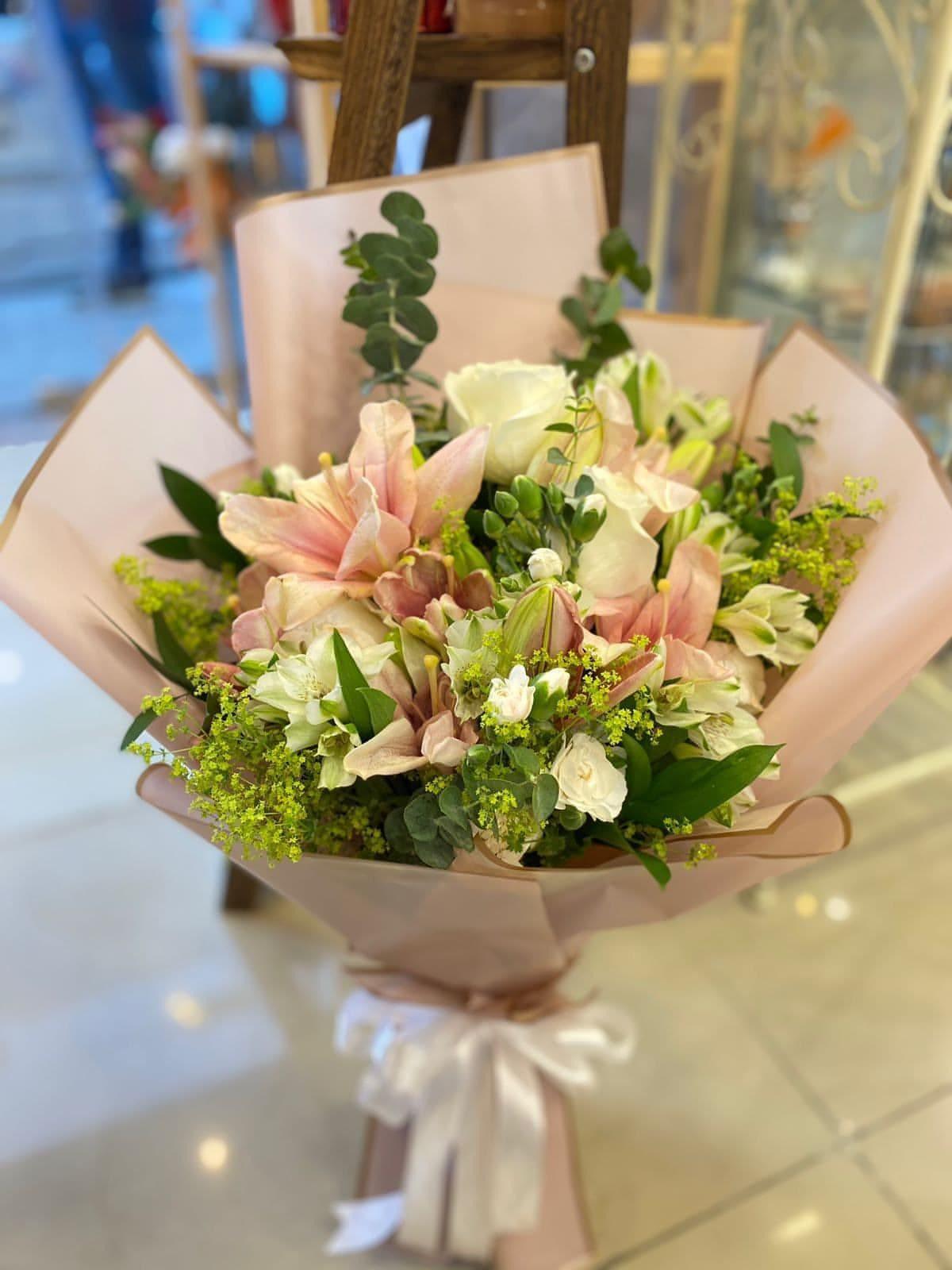 Besan Flowers Bobo Boquet