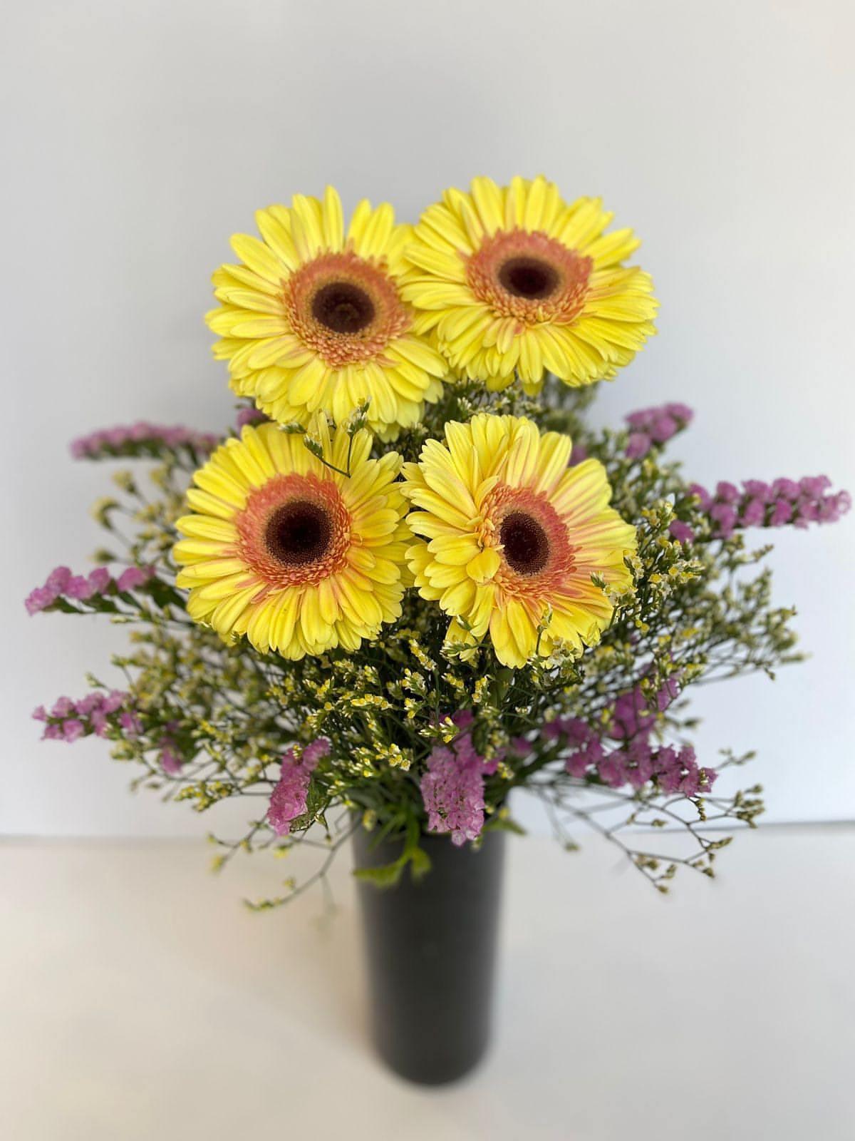 Besan Flowers Gerbera flower vase-Joy