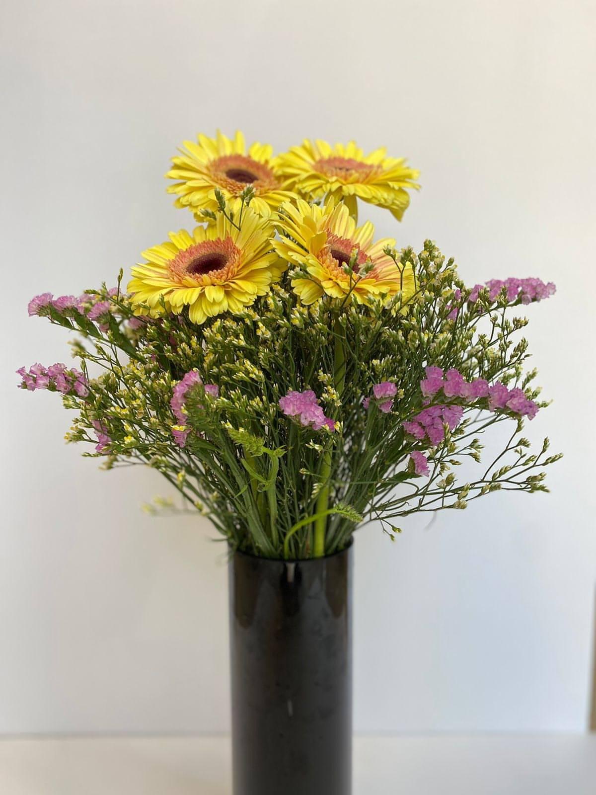 Besan Flowers Gerbera flower vase-Joy