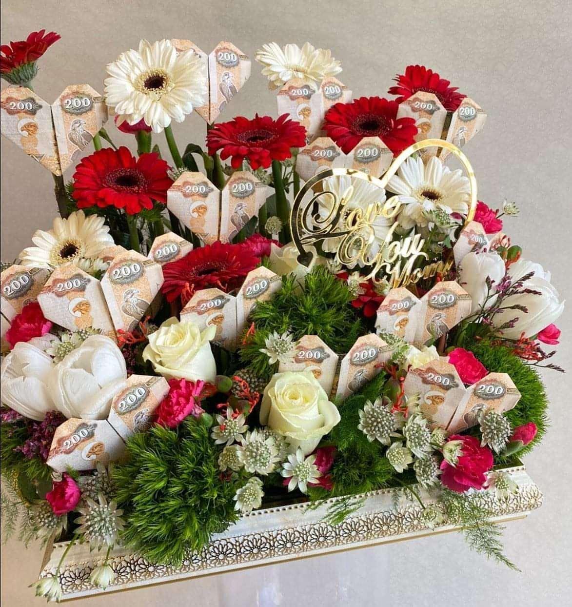 Besan Flowers Gerbera Tray Customized Fortune Tray