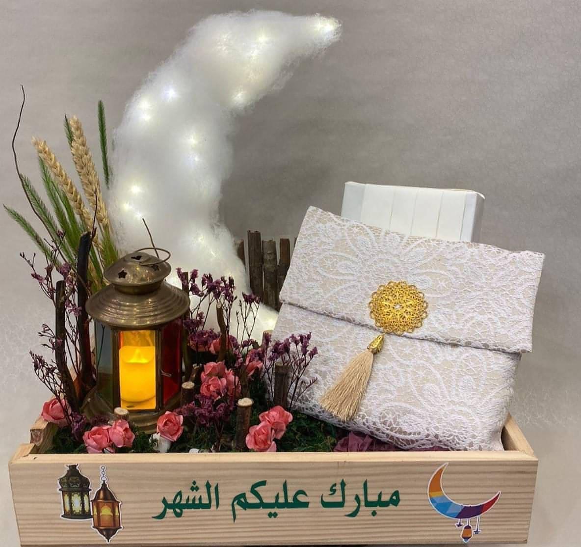 Ramadan Box, White Moon Ramdan Box - Besan Flowers