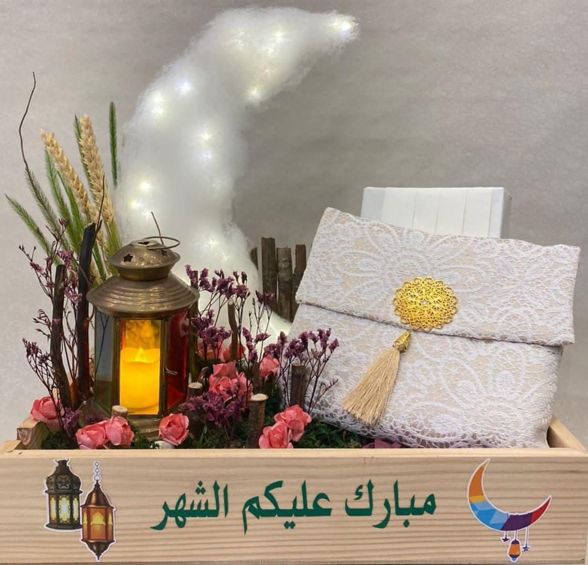 Ramadan Box, White Moon Ramdan Box - Besan Flowers