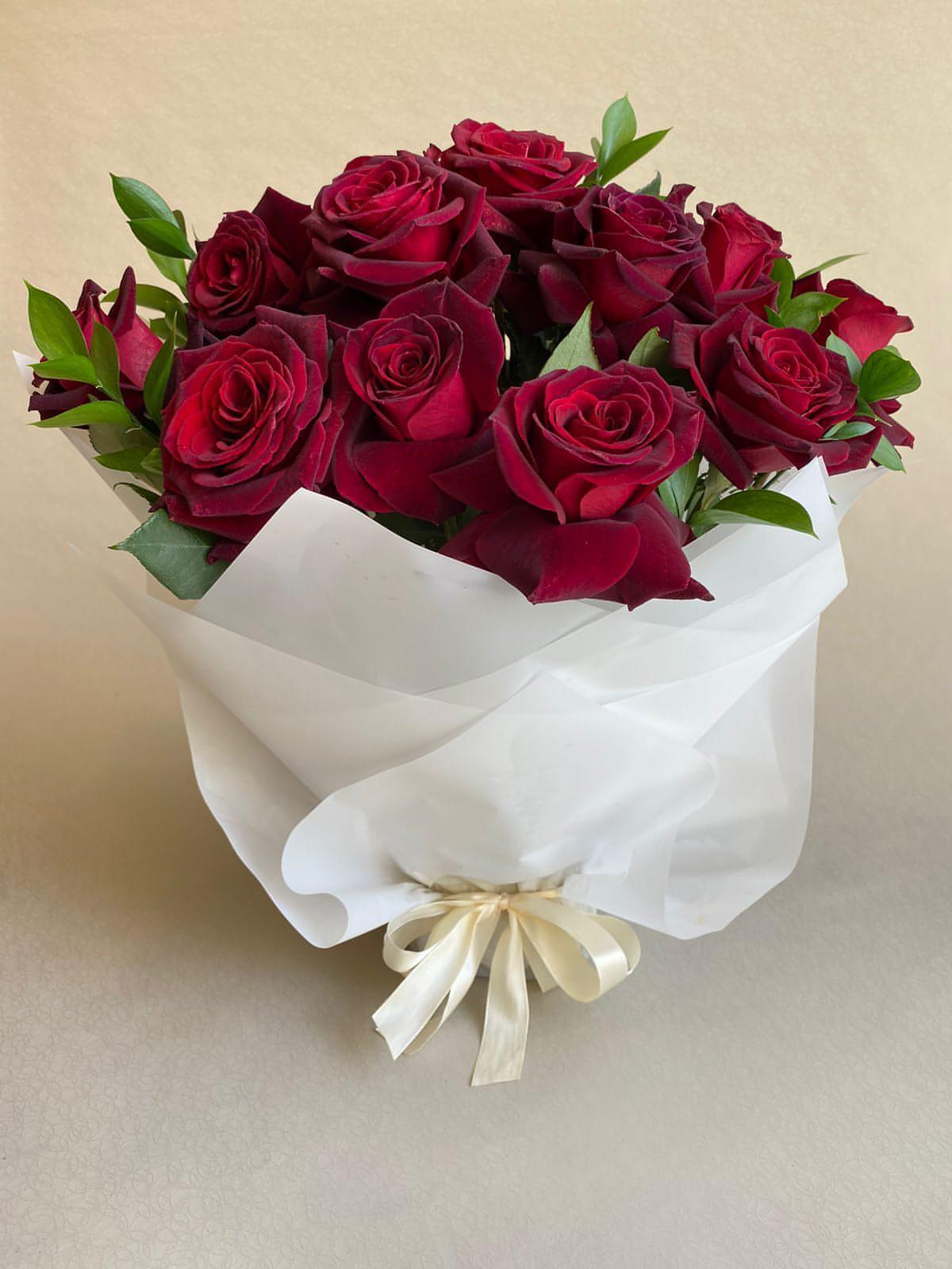 Red Roses Bouquet - Besan Flowers