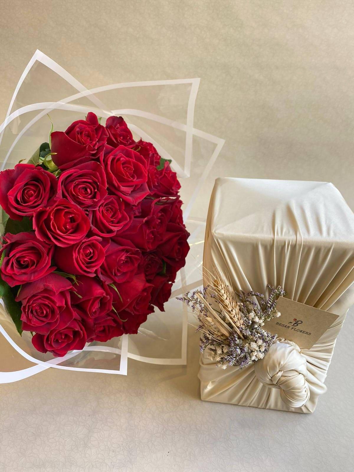 Red Roses Round Bouquet - Besan Flowers