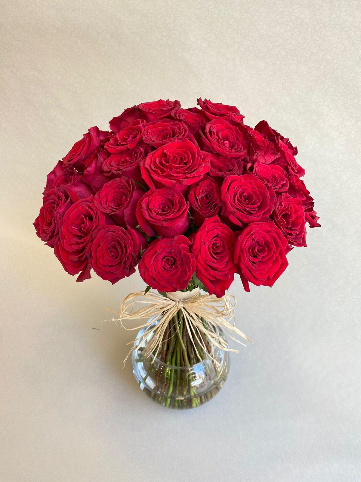 Red Roses Vase - Besan Flowers