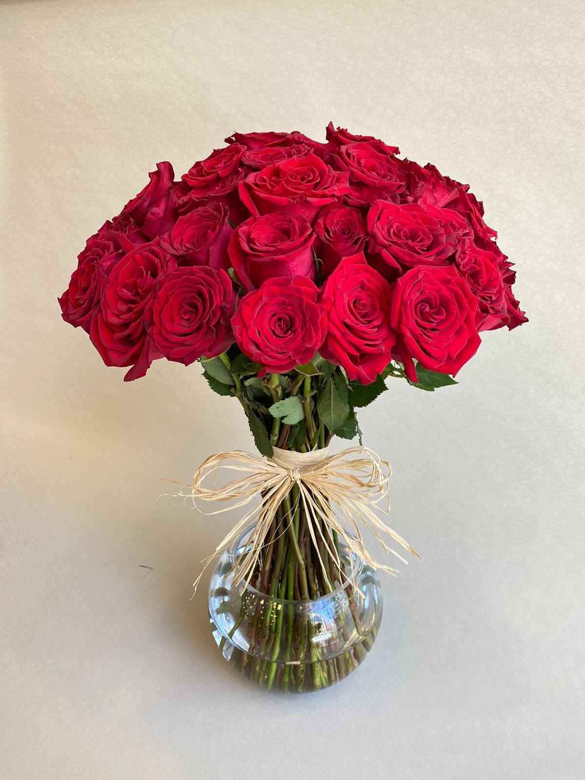 Red Roses Vase - Besan Flowers