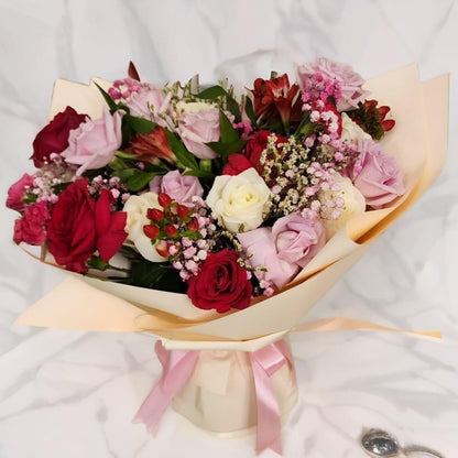 Roses bouquet- Love U - Besan Flowers