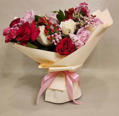 Roses bouquet- Love U - Besan Flowers