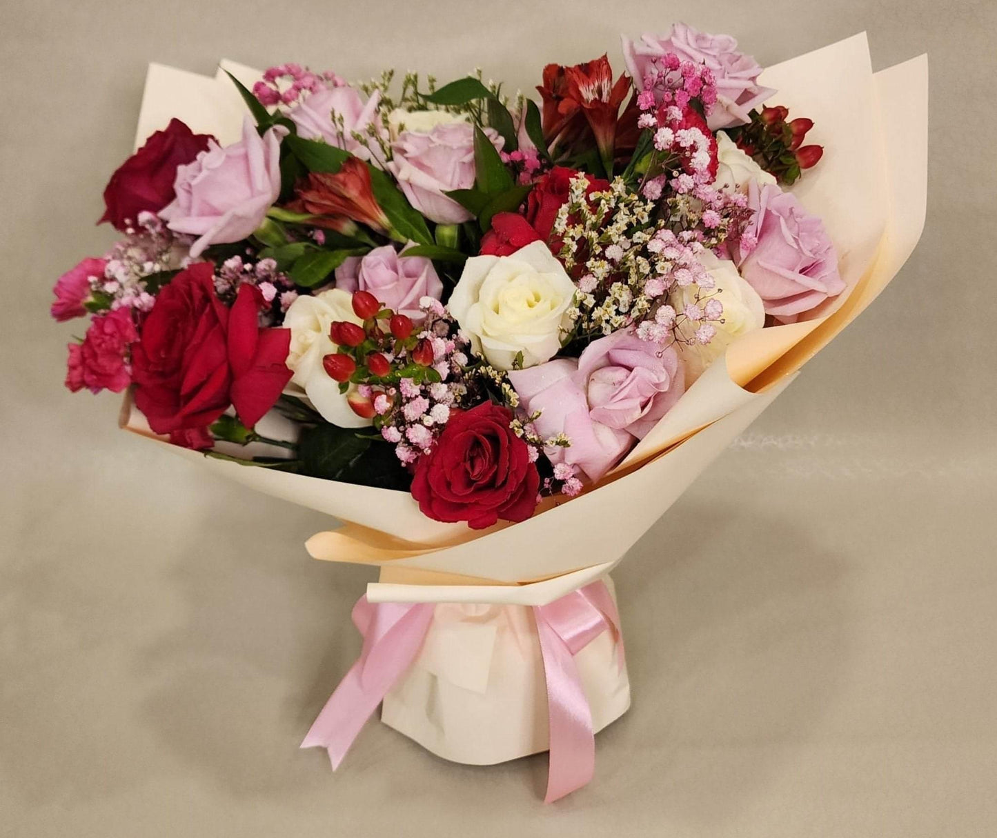 Roses bouquet- Love U - Besan Flowers