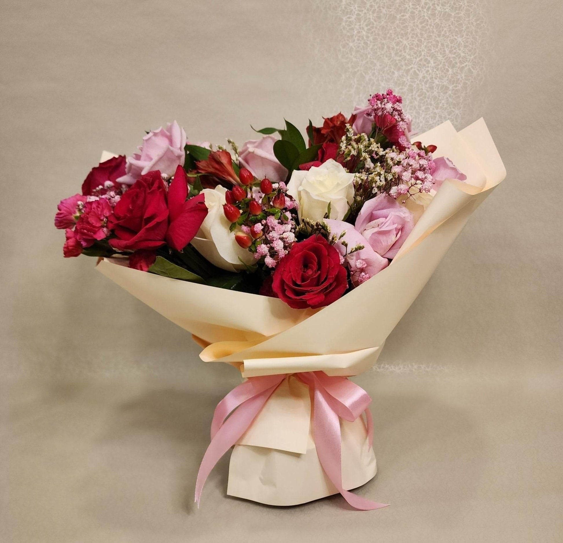 Roses bouquet- Love U - Besan Flowers