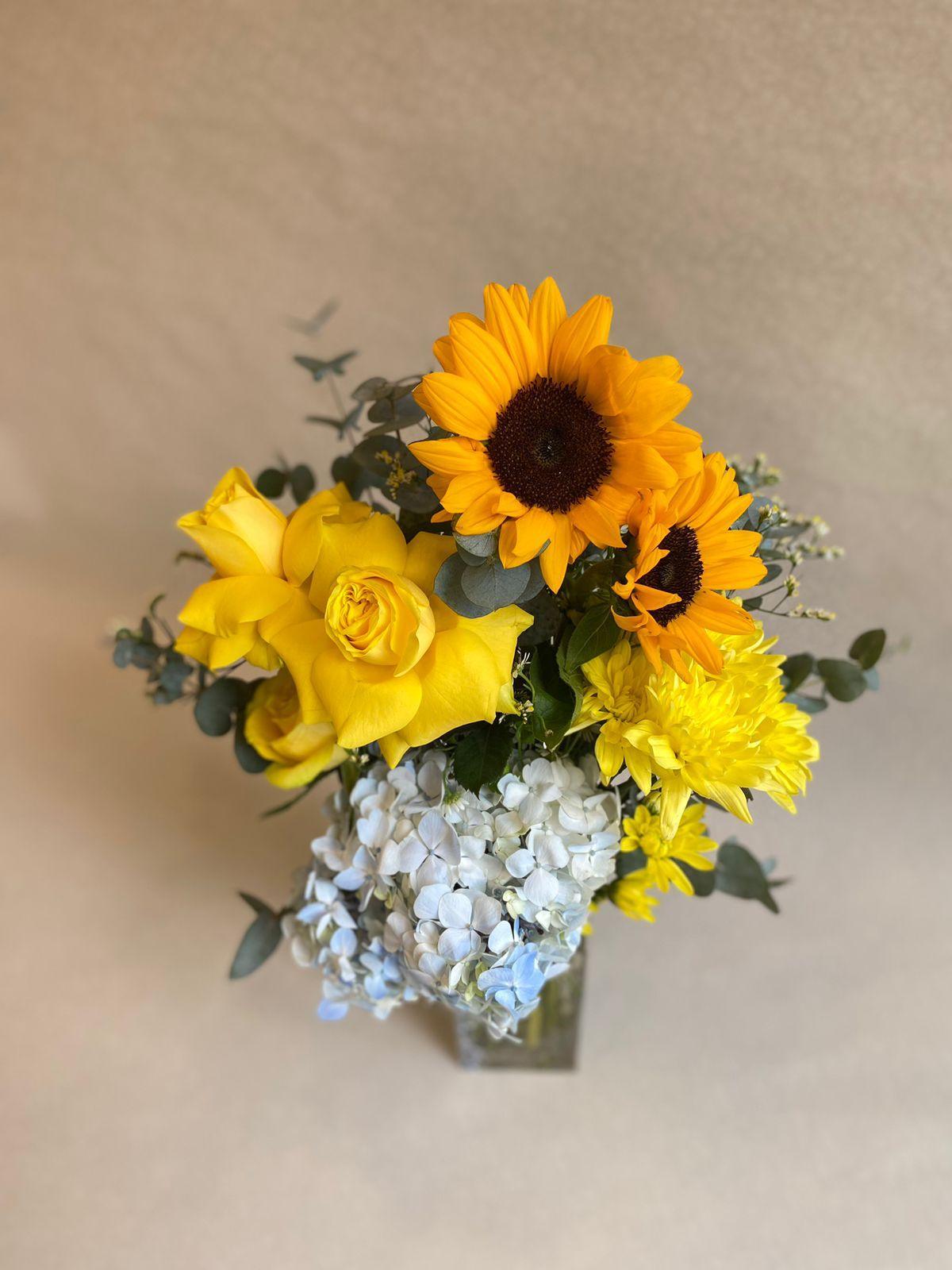 Sunrise Vase - Besan Flowers