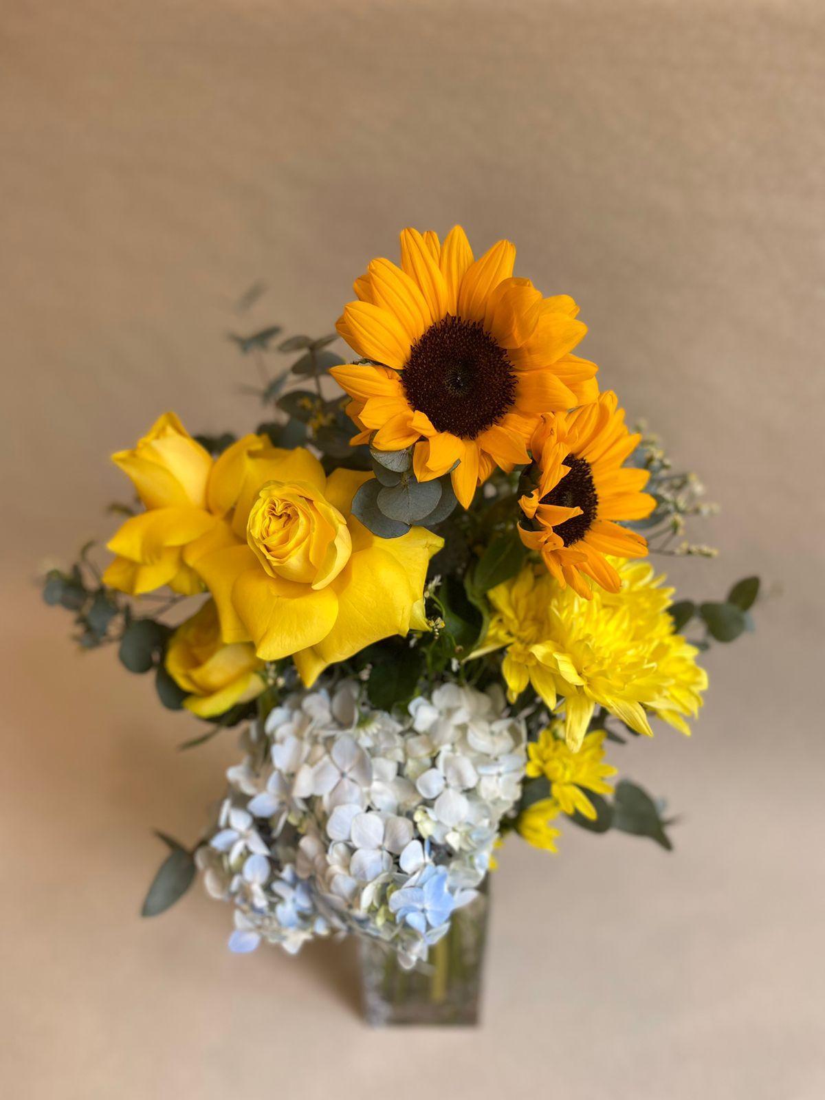 Sunrise Vase - Besan Flowers