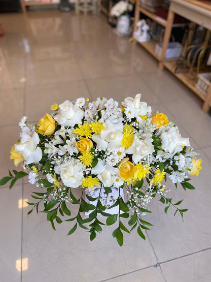 White & Yellow centerpiece.